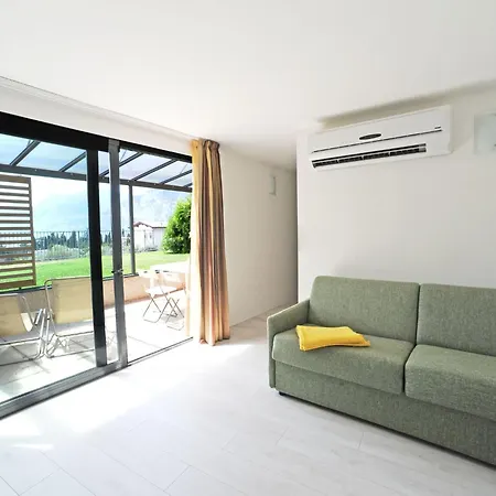 Zwei-zimmer-wohnung Mit Seeblick By Interhome *