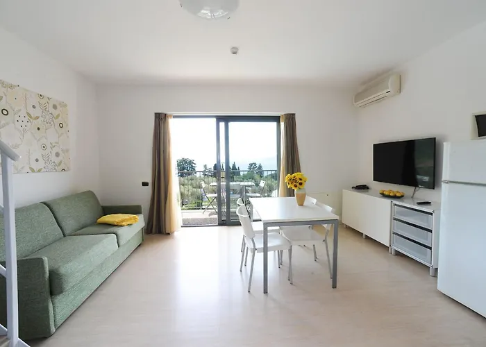 Apartmán Zwei-zimmer-wohnung Mit Seeblick By Interhome