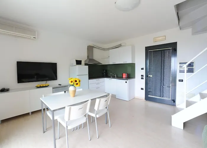 Apartmán Zwei-zimmer-wohnung Mit Seeblick By Interhome Malcesine