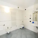 Zwei-zimmer-wohnung Mit Seeblick By Interhome