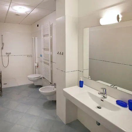 Apartamento Zwei-zimmer-wohnung Mit Seeblick By Interhome Malcesine