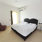 Zwei-zimmer-wohnung Mit Seeblick By Interhome *
