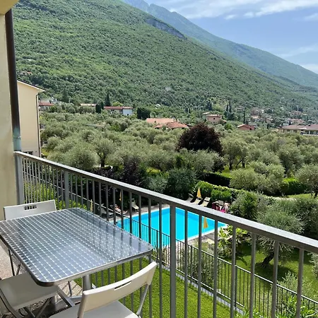 Zwei-zimmer-wohnung Mit Seeblick By Interhome