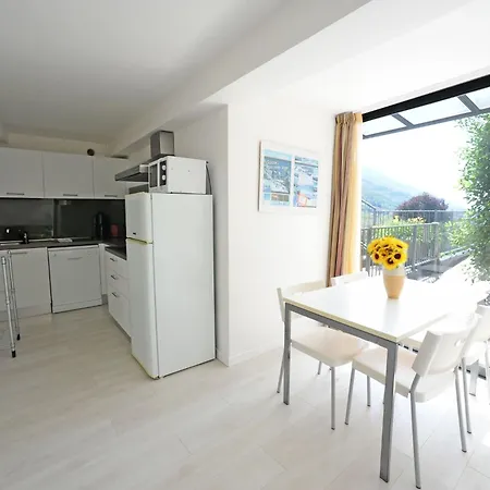 Zwei-zimmer-wohnung Mit Seeblick By Interhome Malcesine