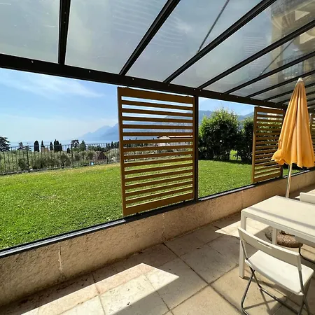 Zwei-zimmer-wohnung Mit Seeblick By Interhome *